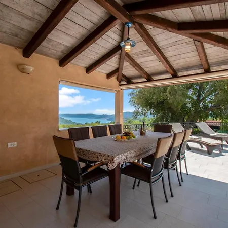 Villa Vlacich With Sea View